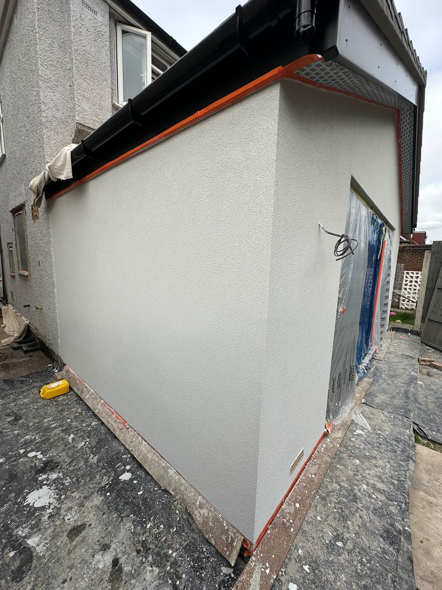 Clean render, sharp corners and roofline detailing.